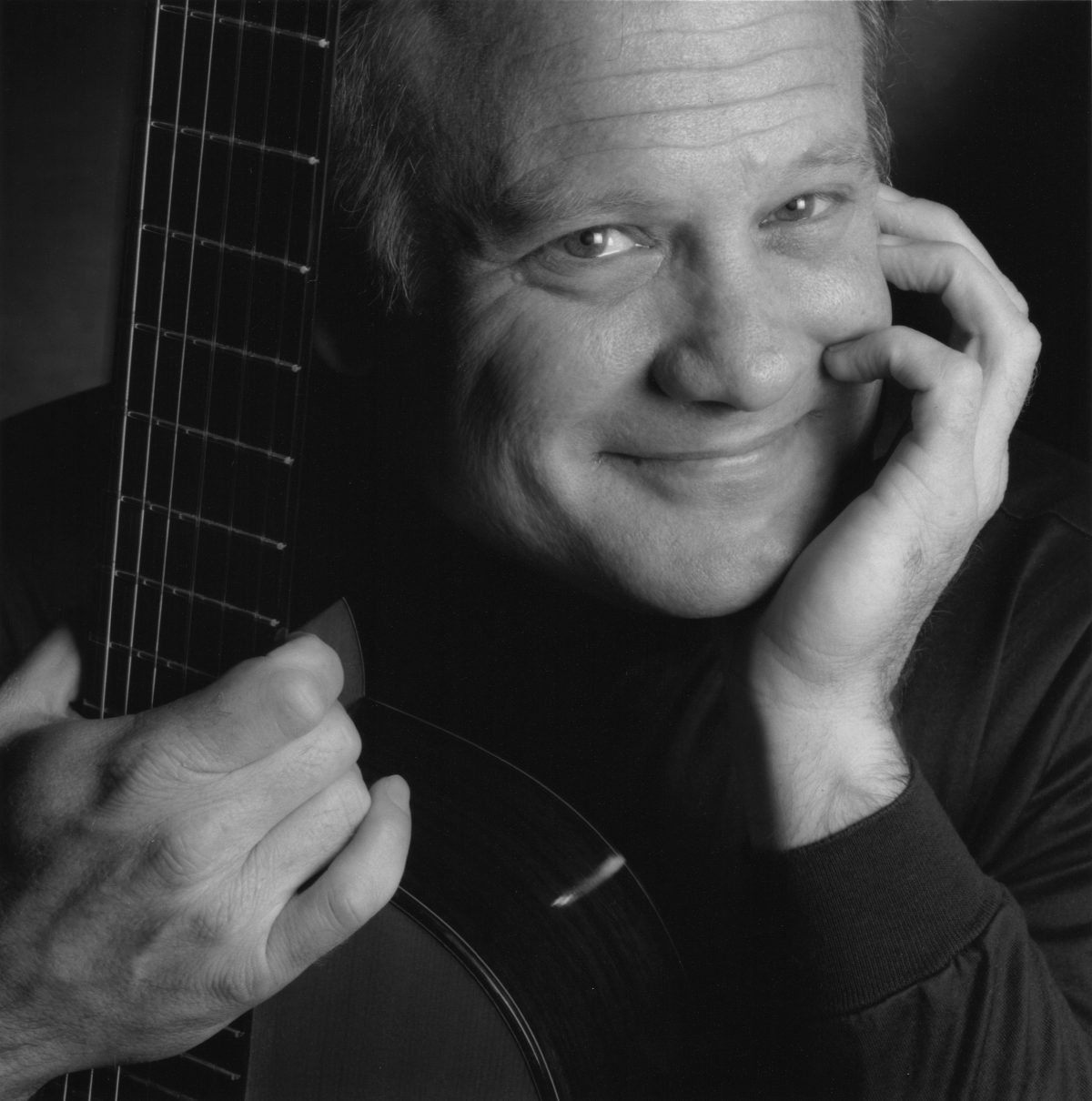 Classical guitarist Gordon Kreplin